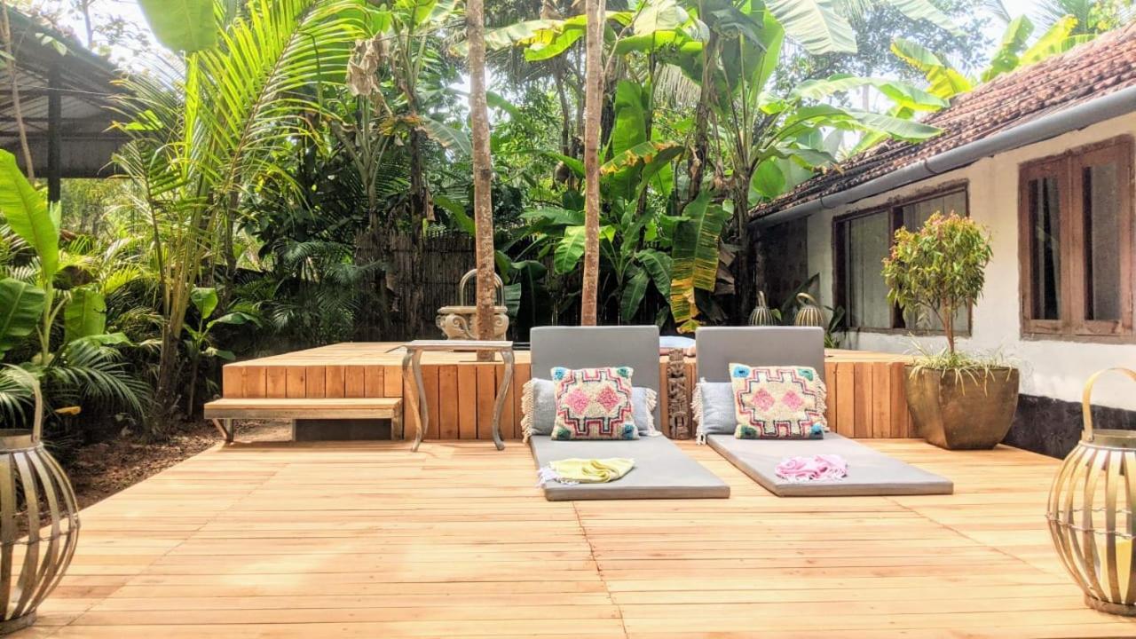 アーラップーザ県 Sunsets And Palm Trees Bed & Breakfast エクステリア 写真