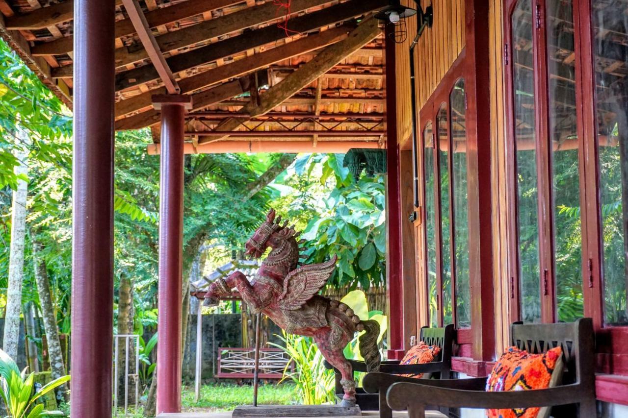 アーラップーザ県 Sunsets And Palm Trees Bed & Breakfast エクステリア 写真